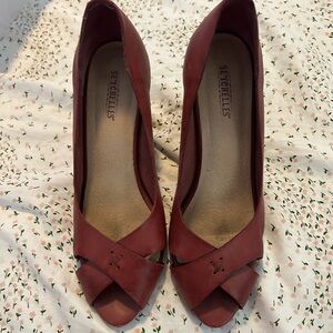 Seychelles Burgundy Open-Toe Cross-Strap Heels